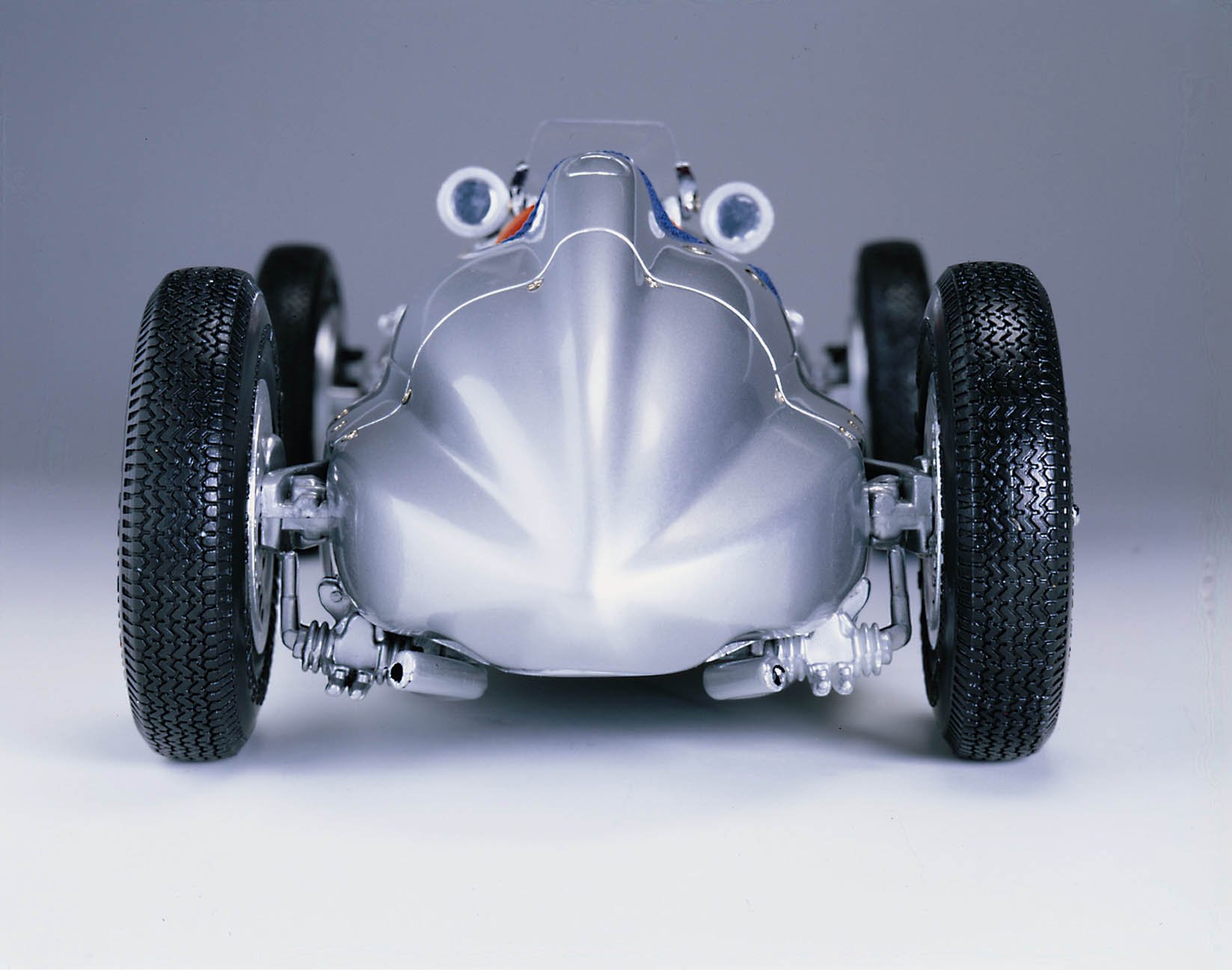 Amazon.com: CMC-Classic Model Cars Mercedes-Benz W165 1939 24